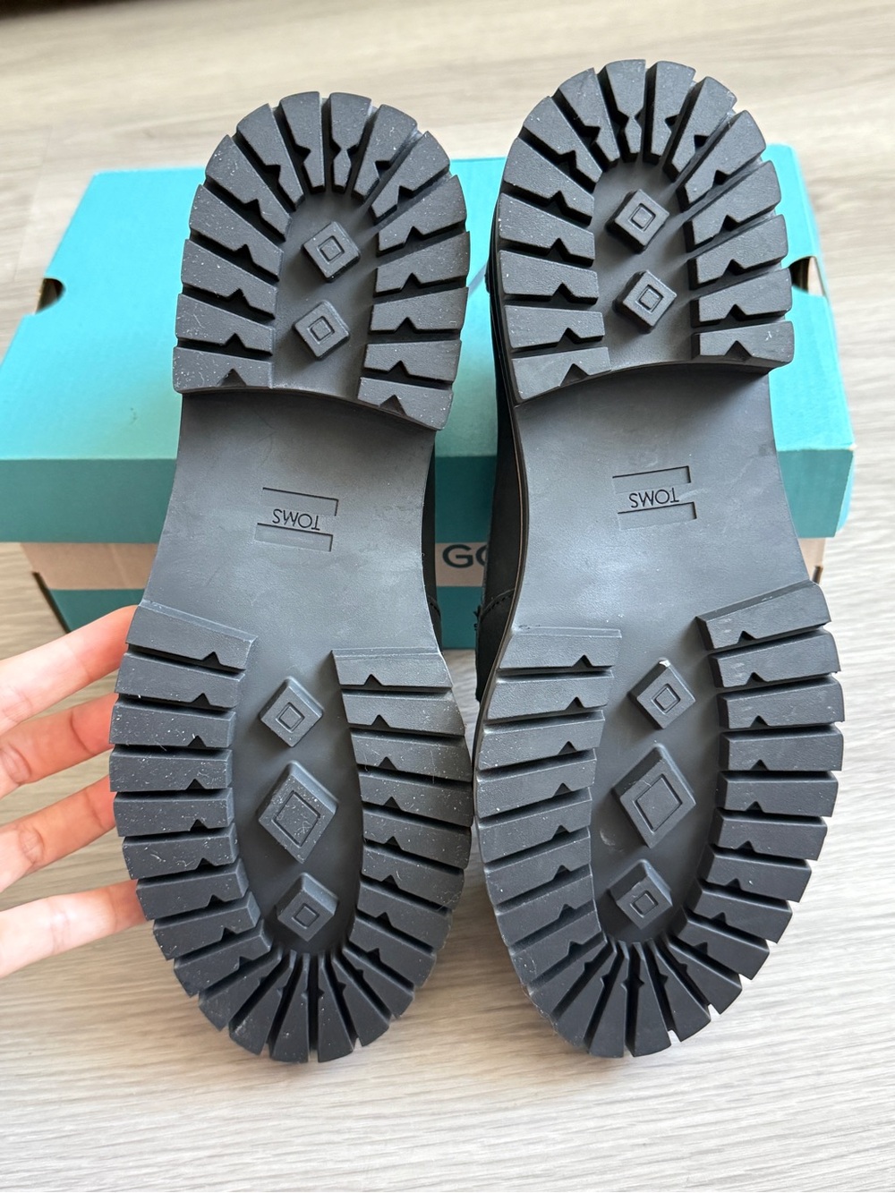 Toms Cara Loafers Black Wide Width Leather | Size 7.5W NWT - Picture 4 of 7